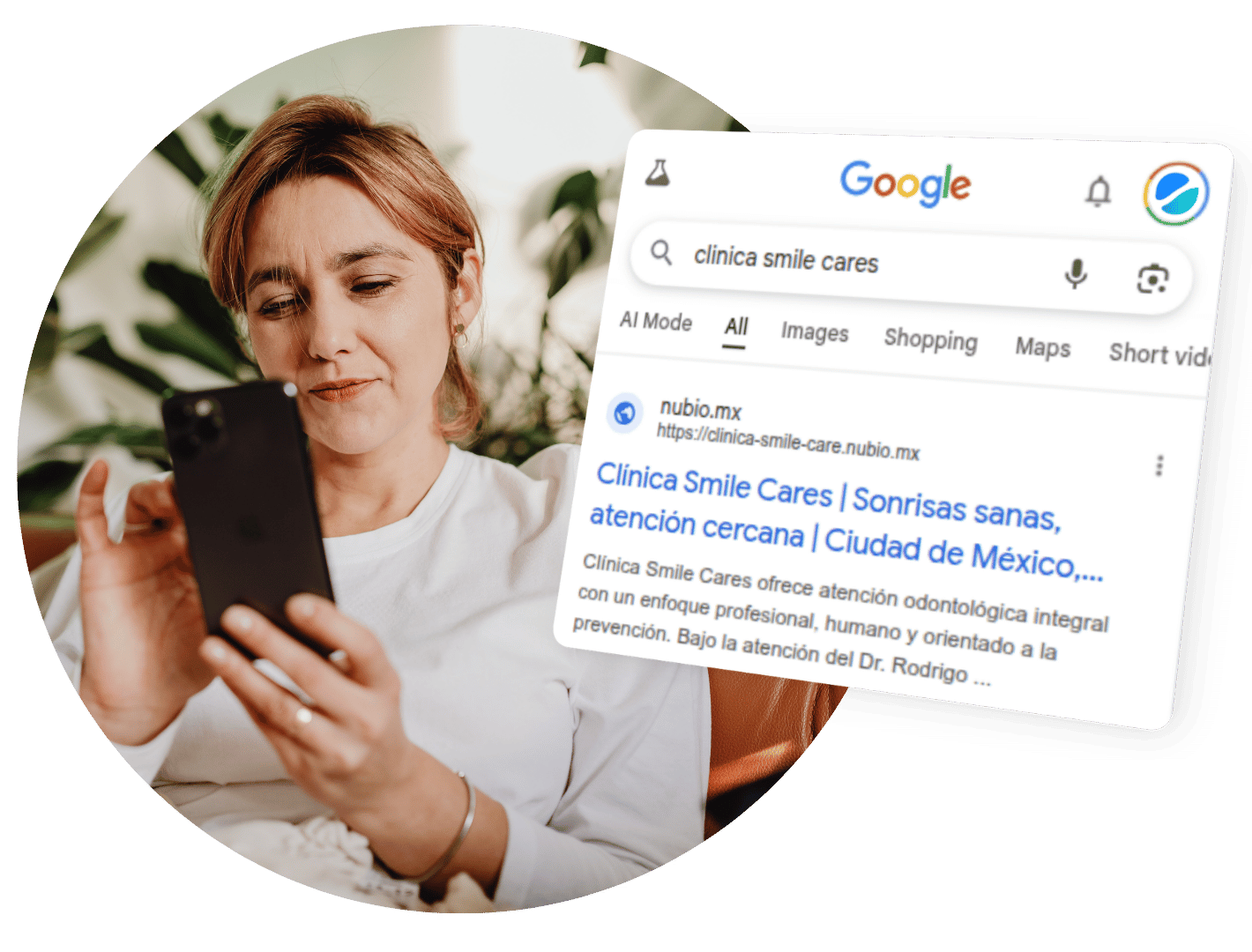 Paciente buscando un doctor en Google y encontrando su perfil profesional con información de servicios y botón de agendar cita
